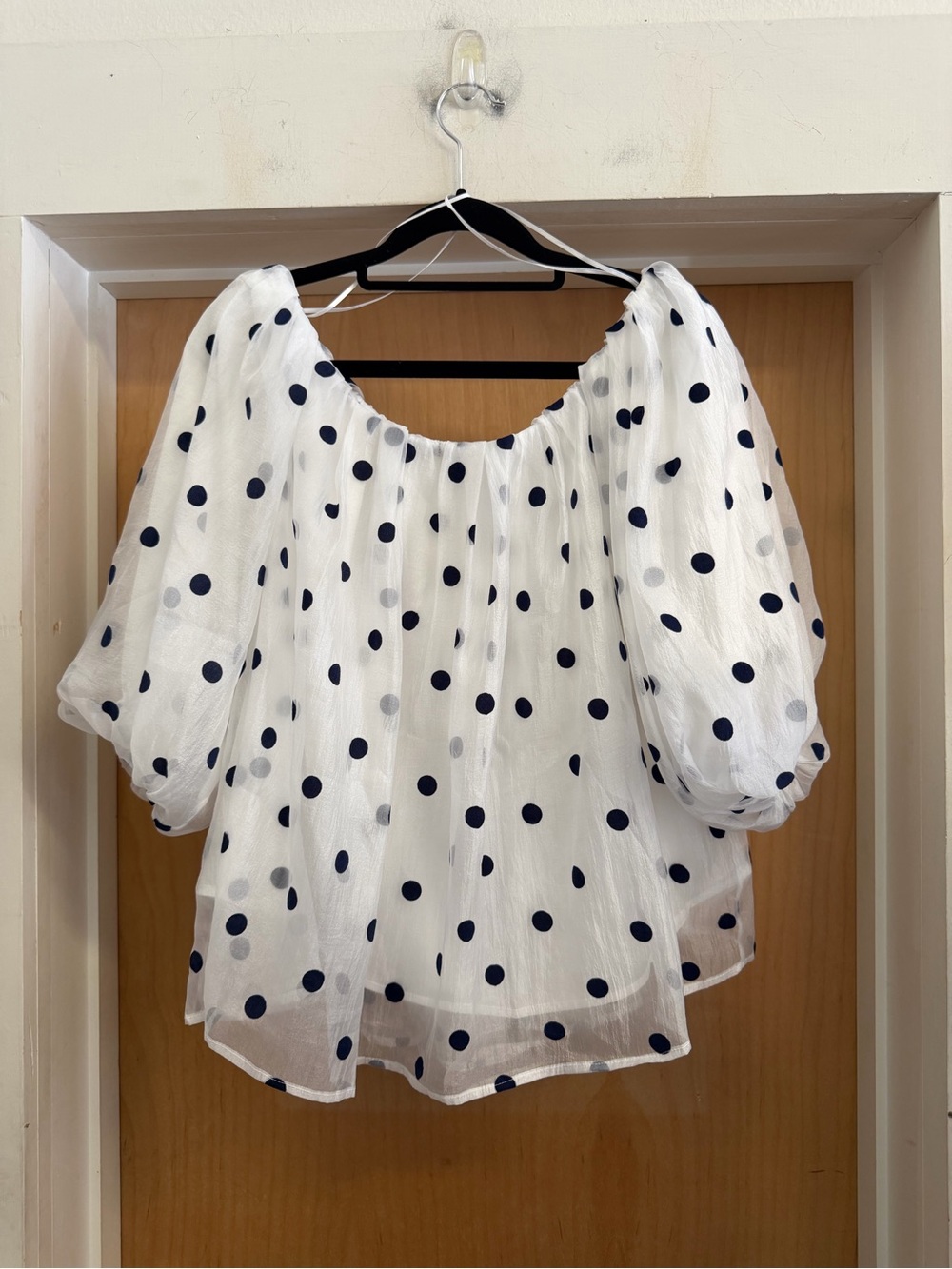 NWT! Worthington Blue White Sheer Polka Dot Balloon Sleeve Blouse. Size: Medium - Picture 3 of 6